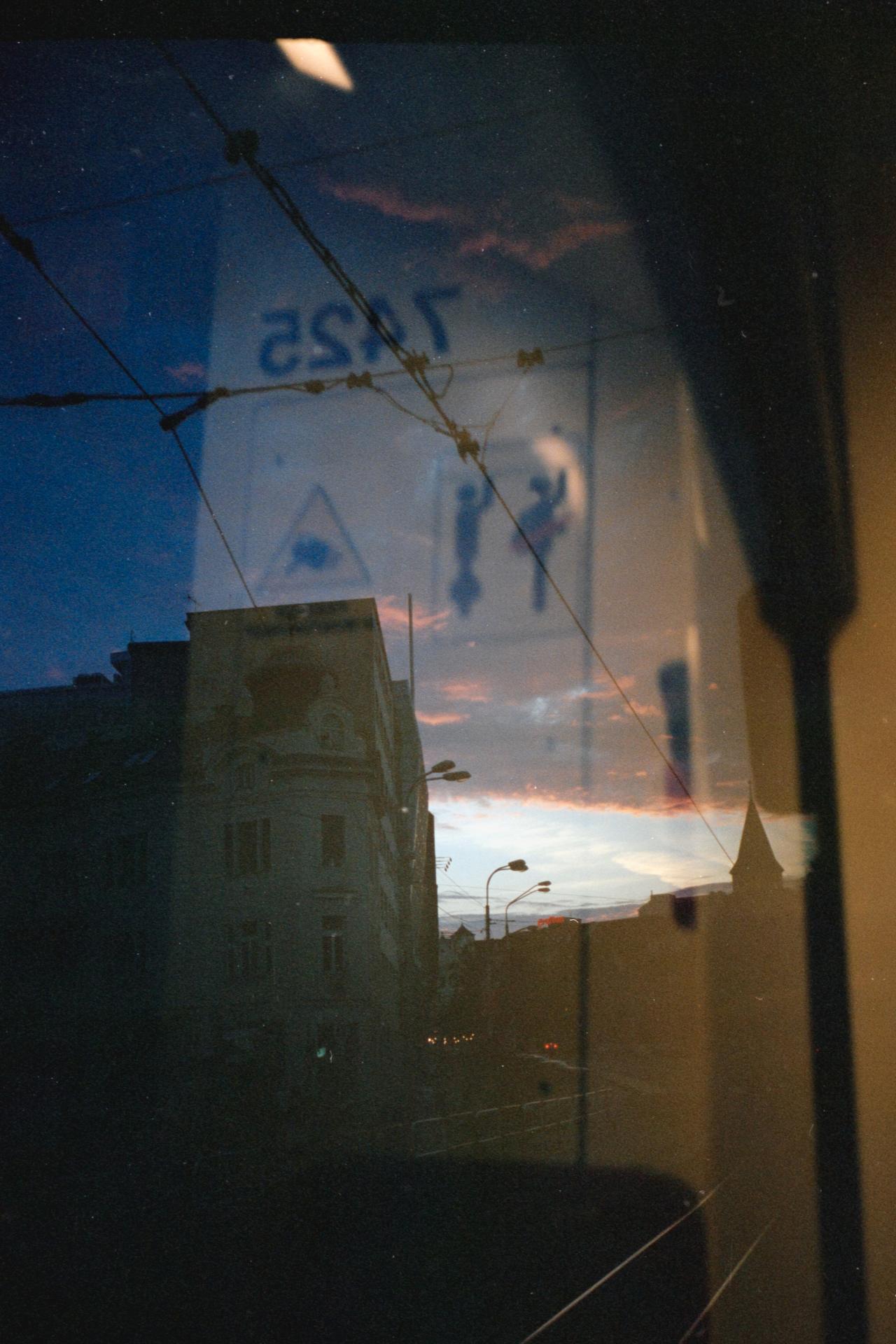 Thumbnail /2022 Slovakia and Prague/Tram sonnenuntergang.jpg